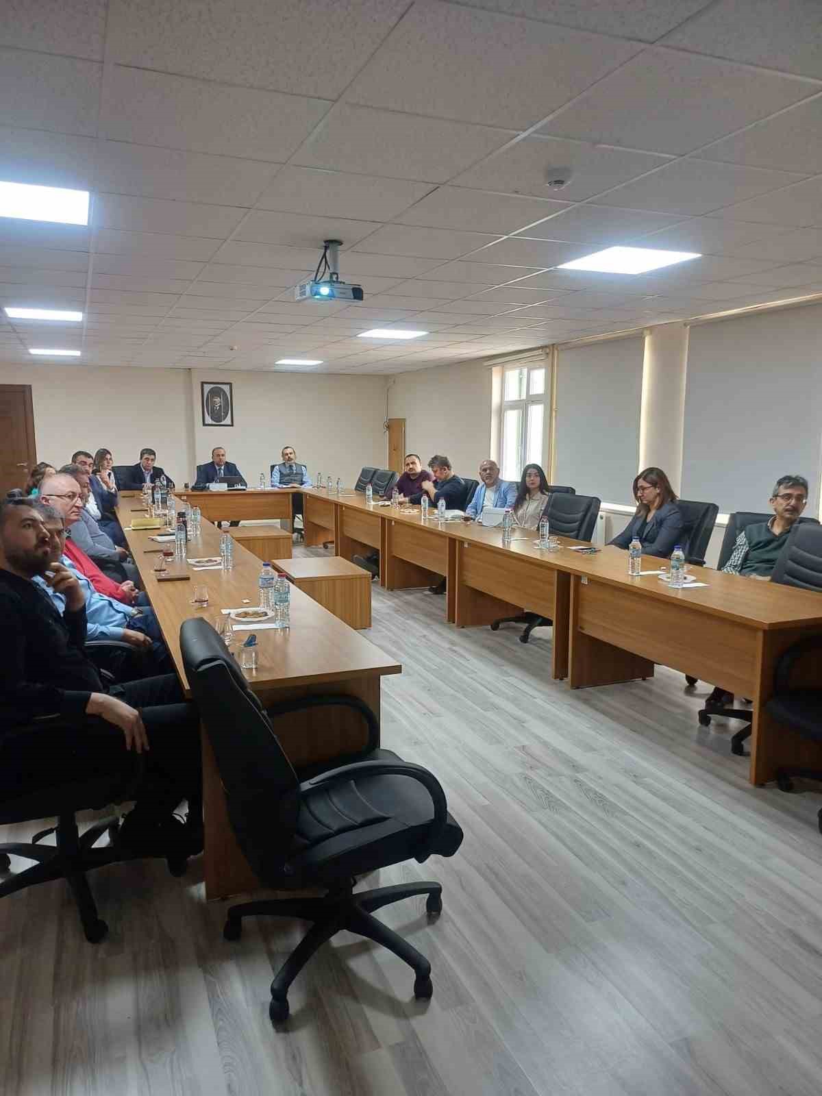 Niğde&rsquo;de rehberlik &ouml;ğretmenlerine m&uuml;hendislik b&ouml;l&uuml;mleri tanıtıldı
