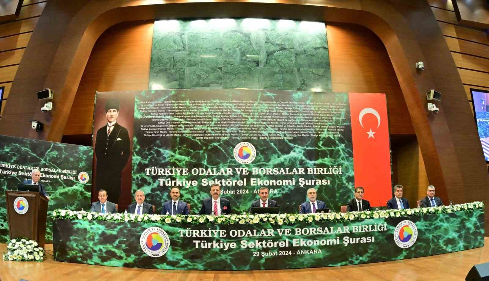 TOBB Başkanı Hisarcıklıoğlu: “Küresel ekonomilerdeki durgunluğa rağmen Türkiye ekonomisi yüzde 4,5 oranında büyüdü”