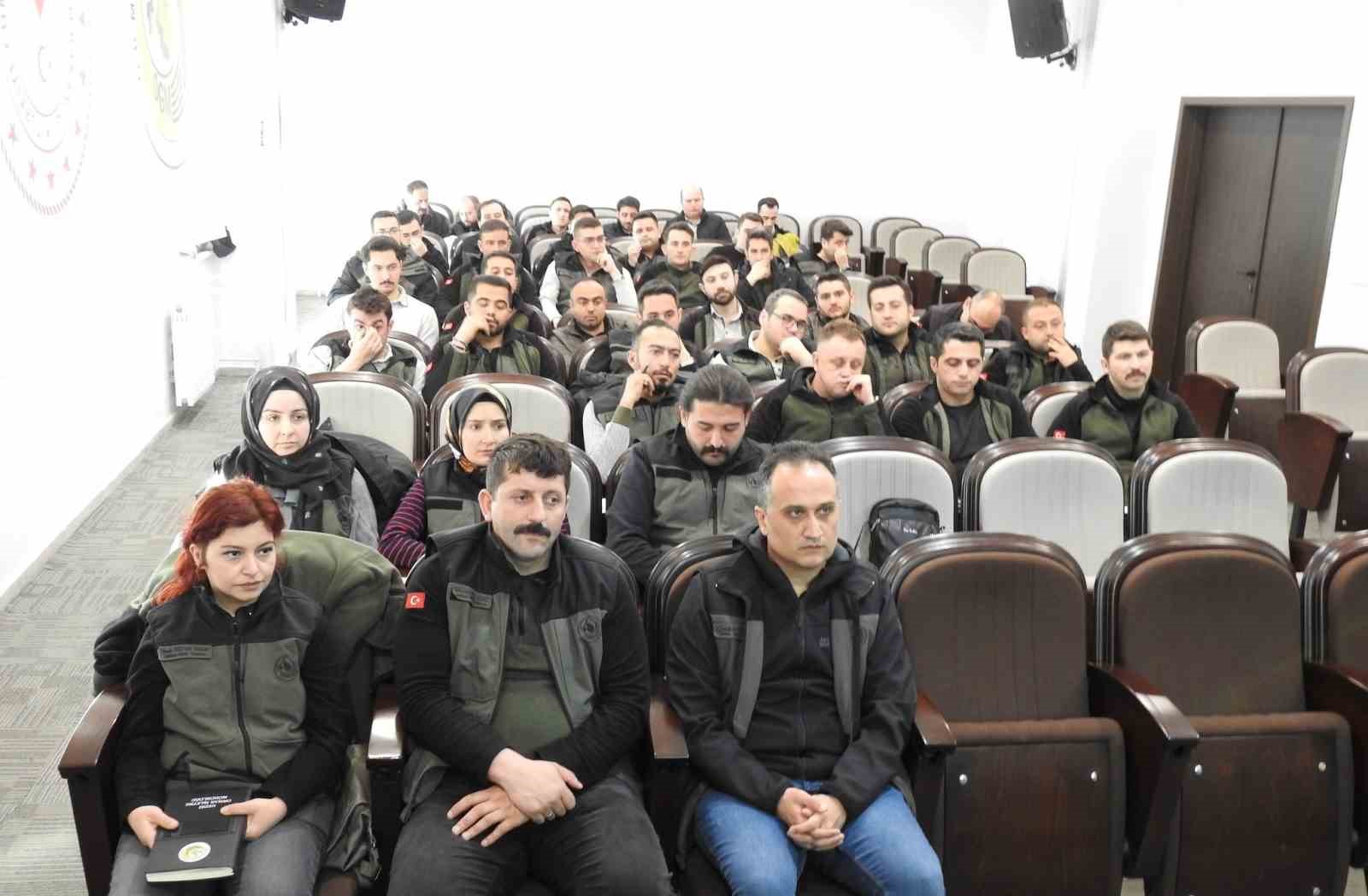 K&uuml;tahya&rsquo;da Orman İşletme M&uuml;d&uuml;r Yardımcıları ve İşletme Şeflerine eğitim
