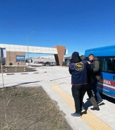 Ağrı&rsquo;da aranan 3 firari yakalandı
