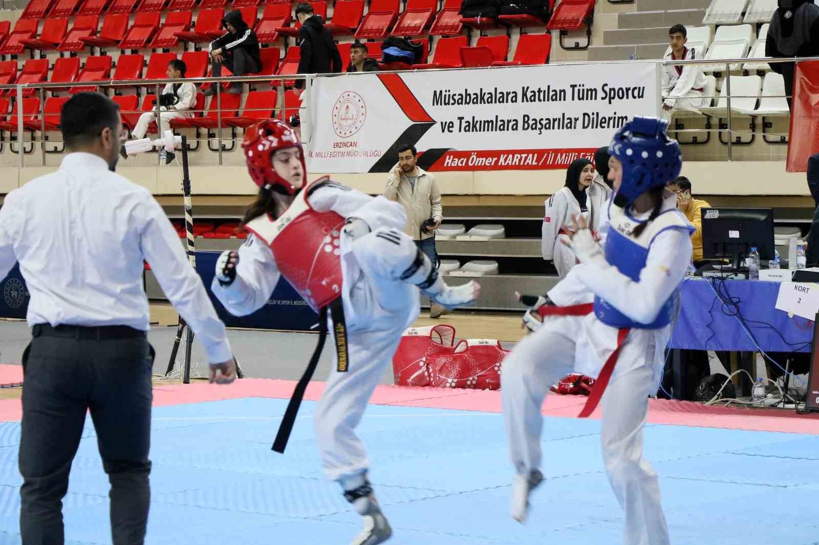Erzincan&rsquo;da Tekvando Okul Sporları Gen&ccedil;ler Grup M&uuml;sabakaları başladı
