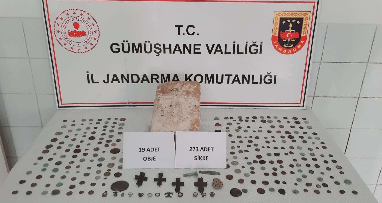 Gümüşhane’de tarihi eser kaçakçılarına ağır darbe, yüzlerce tarihi eser ele geçirildi