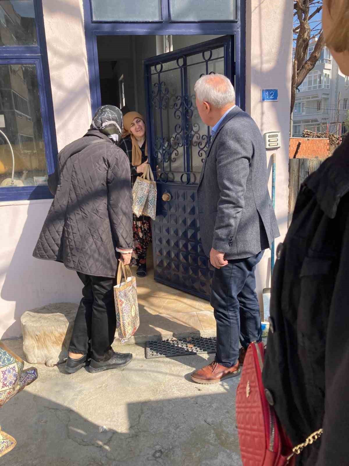 Lapseki Belediye Başkanı Ey&uuml;p Yılmaz, se&ccedil;im &ccedil;alışmalarına devam ediyor
