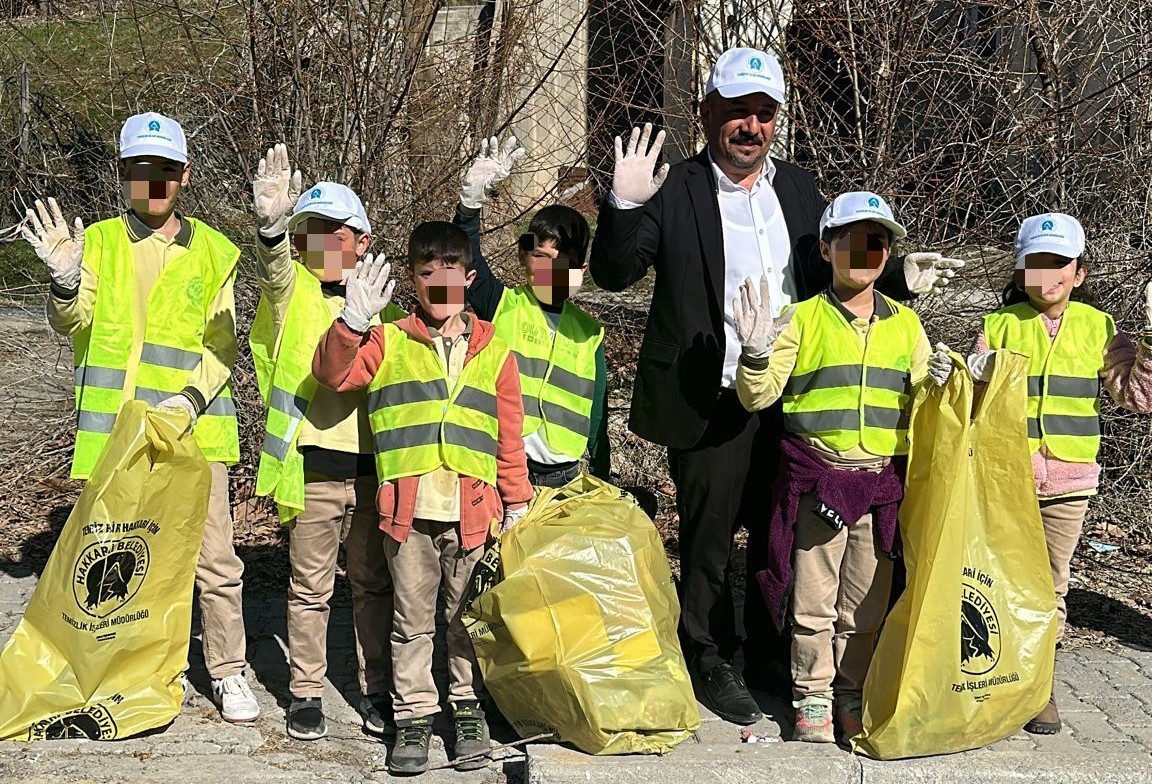 Hakkari&rsquo;de &ccedil;evre temizliği kampanyası başlatıldı
