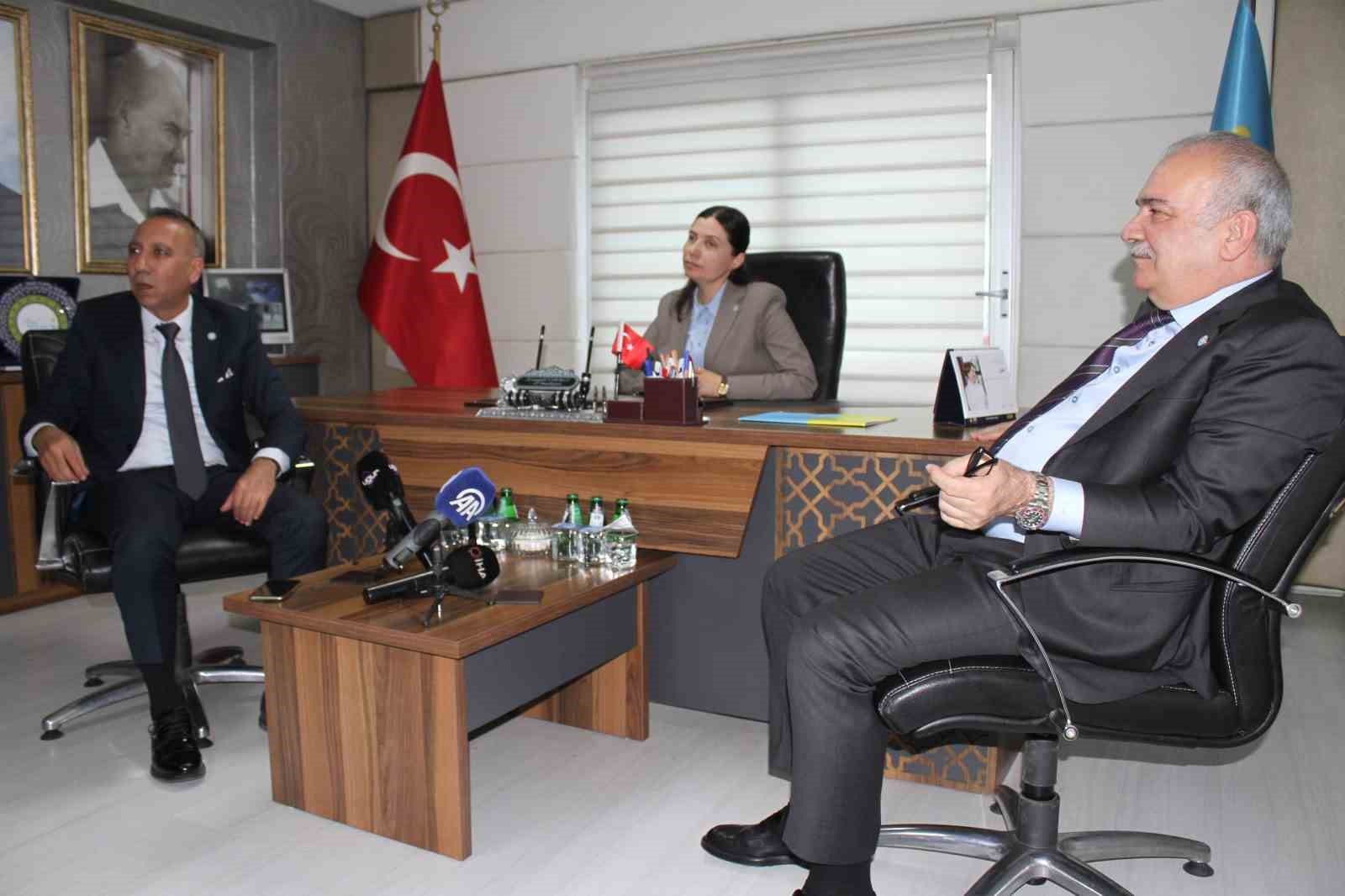 Genel Başkan Yardımcısı Kuleyin, İYİ Parti Adayı G&uuml;r&rsquo;e destek i&ccedil;in Uşak&rsquo;a geldi
