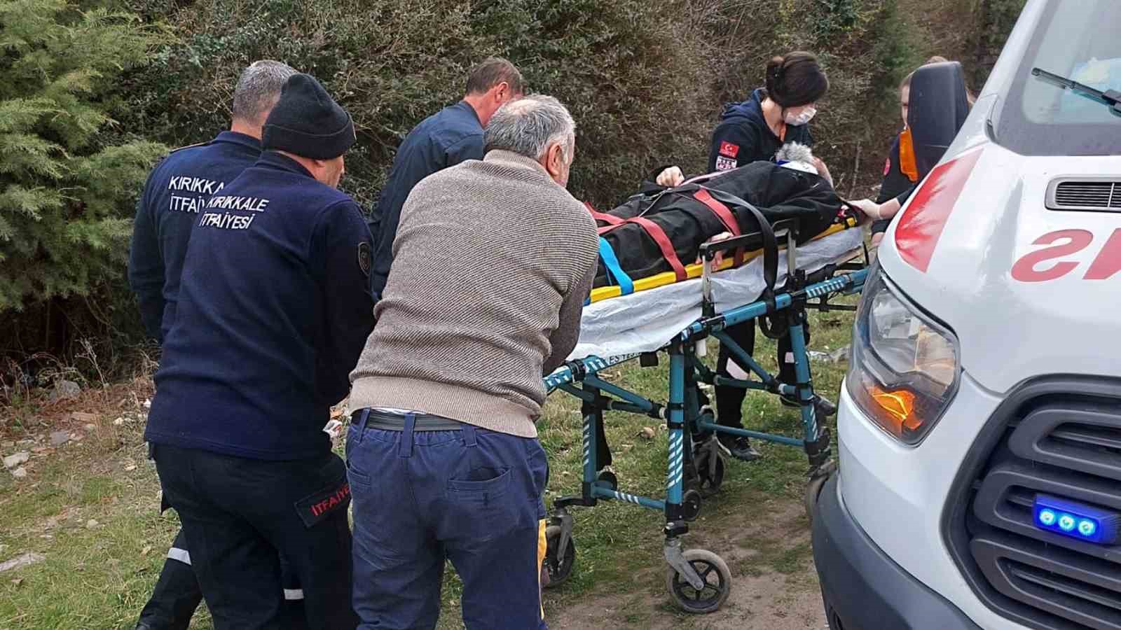 Hafif ticari ara&ccedil; takla attı, s&uuml;r&uuml;c&uuml; ağır yaralandı
