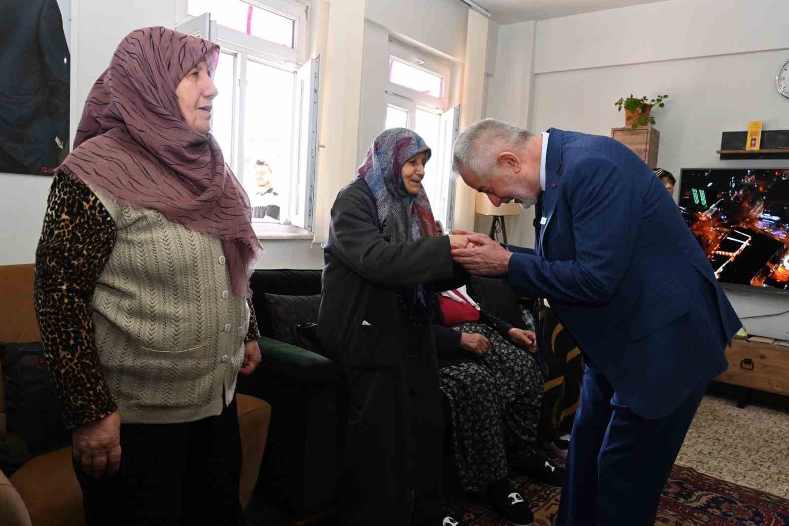 Başdeğirmen: "Bir büyüğümüzün mutlu olduğunu görmek bizim için değerlidir"