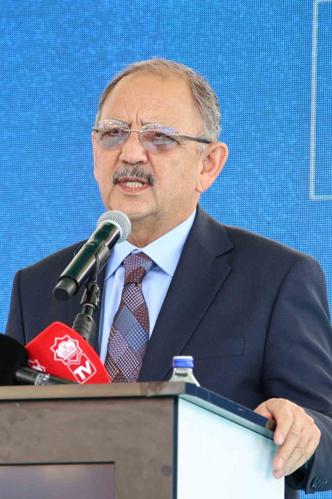 Bakan &Ouml;zhaseki: "T&uuml;rkiye&rsquo;nin her tarafında kentsel d&ouml;n&uuml;ş&uuml;m&uuml; destekliyorum"
