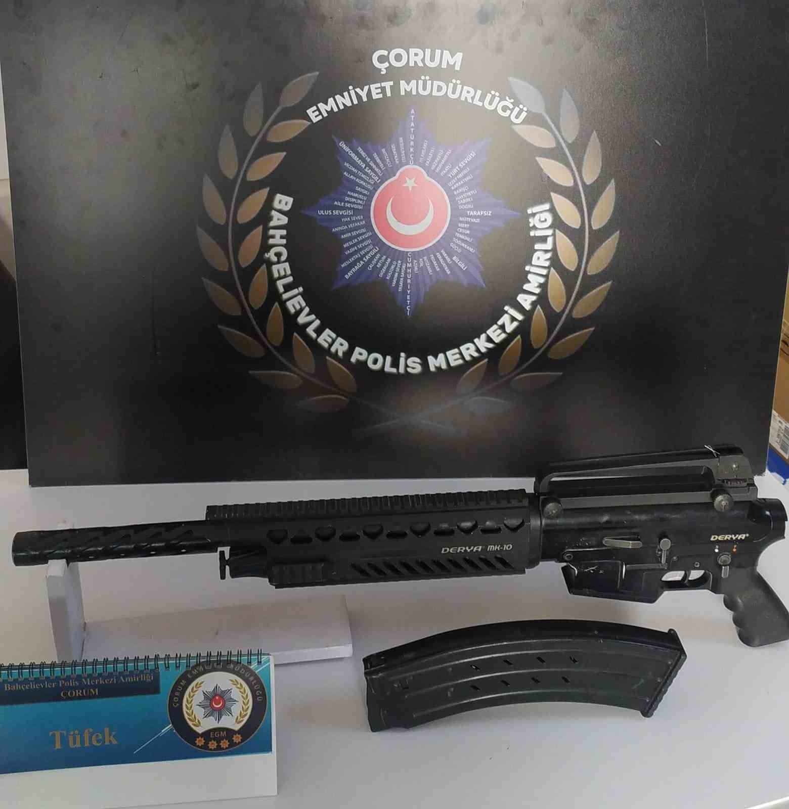 Çorum polisinden ’şok’ denetim: Onlarca silah ele geçirildi