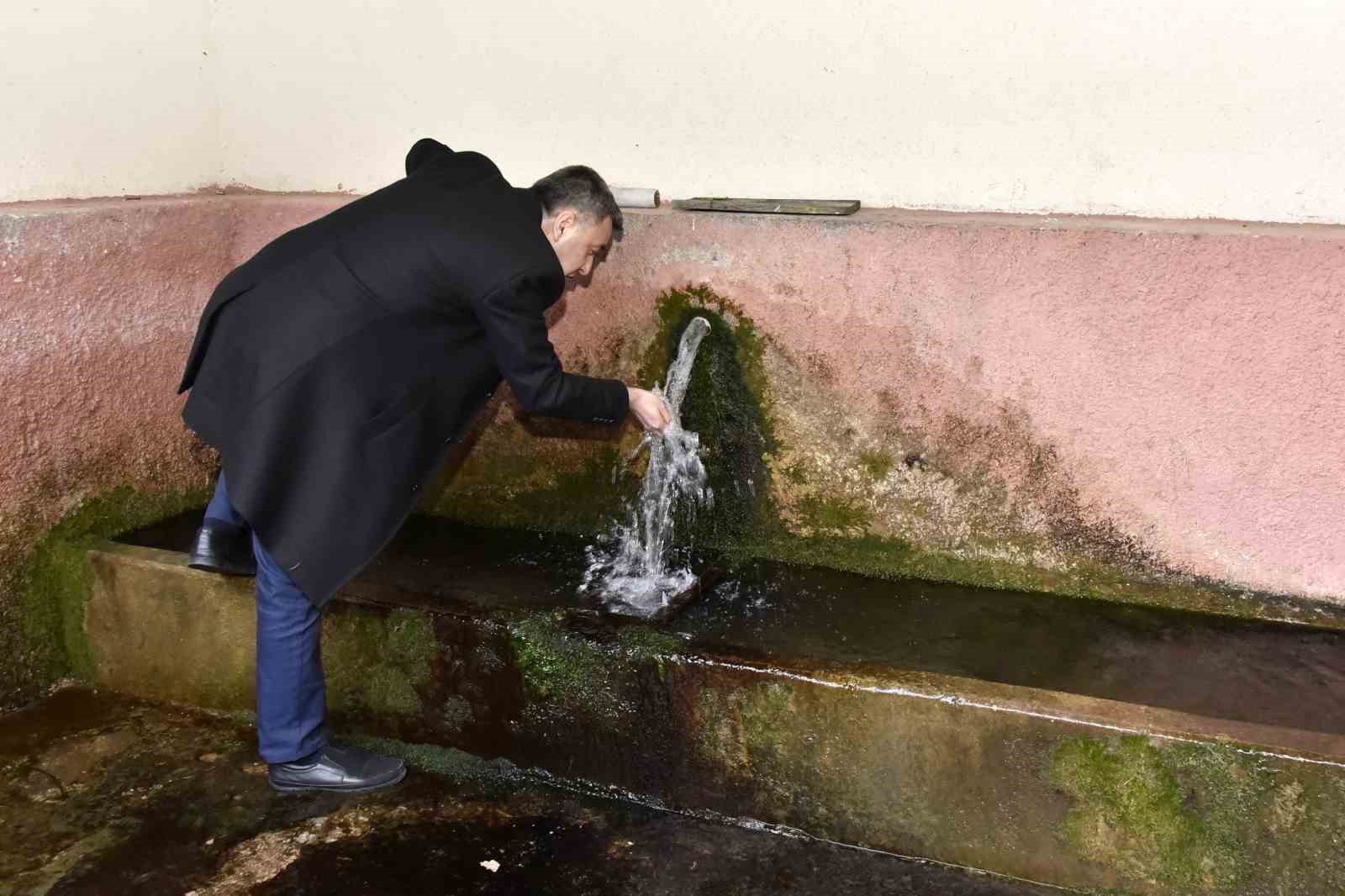 Vali Tanrısever, maden ocağında işten &ccedil;ıkarılan iş&ccedil;iyi tekrar işe aldırdı
