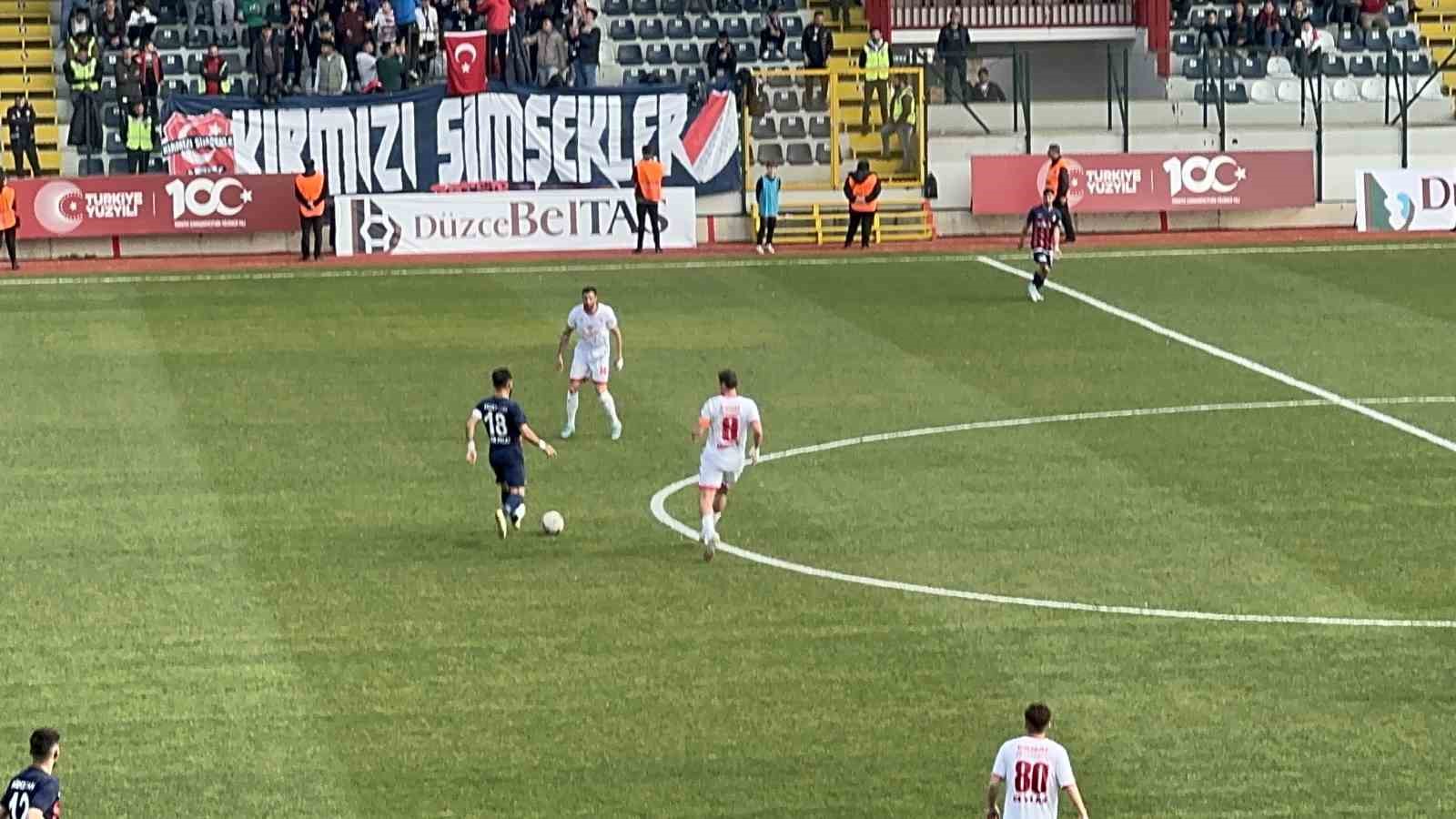 TFF 2. Lig: Düzcespor: 0 - Fethiye SK: 0
