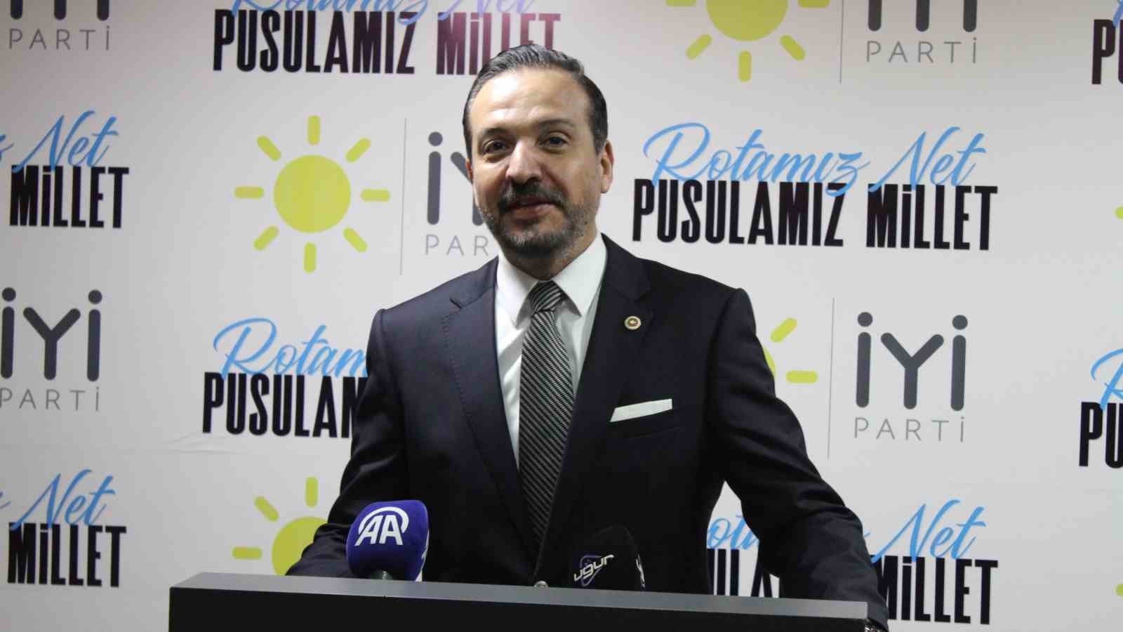 İYİ Parti Sözcüsü Kürşad Zorlu, İYİ Parti Adayı Gür’e destek için Uşak’ta