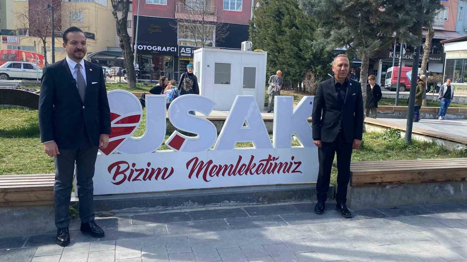 İYİ Parti S&ouml;zc&uuml;s&uuml; K&uuml;rşad Zorlu, İYİ Parti Adayı G&uuml;r&rsquo;e destek i&ccedil;in Uşak&rsquo;ta

