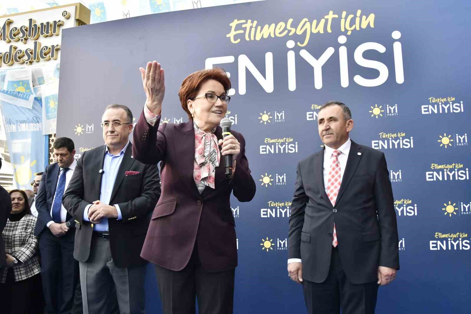Akşener: "MHP’den çeşitli sebeplerle ayrıldık, İYİ Parti’yi kurduk, o günden beri MHP mensuplarına, genel başkanına saygısız tek bir söz etmedik"