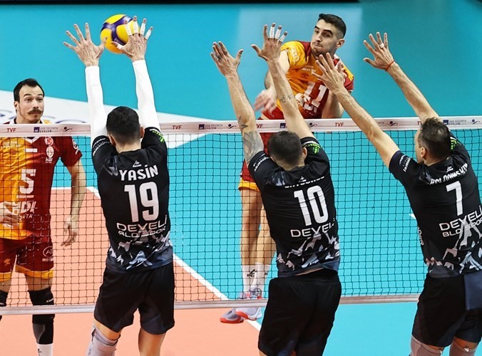 Galatasaray HDİ Sigorta: 3 - Develi Belediyespor: 0
