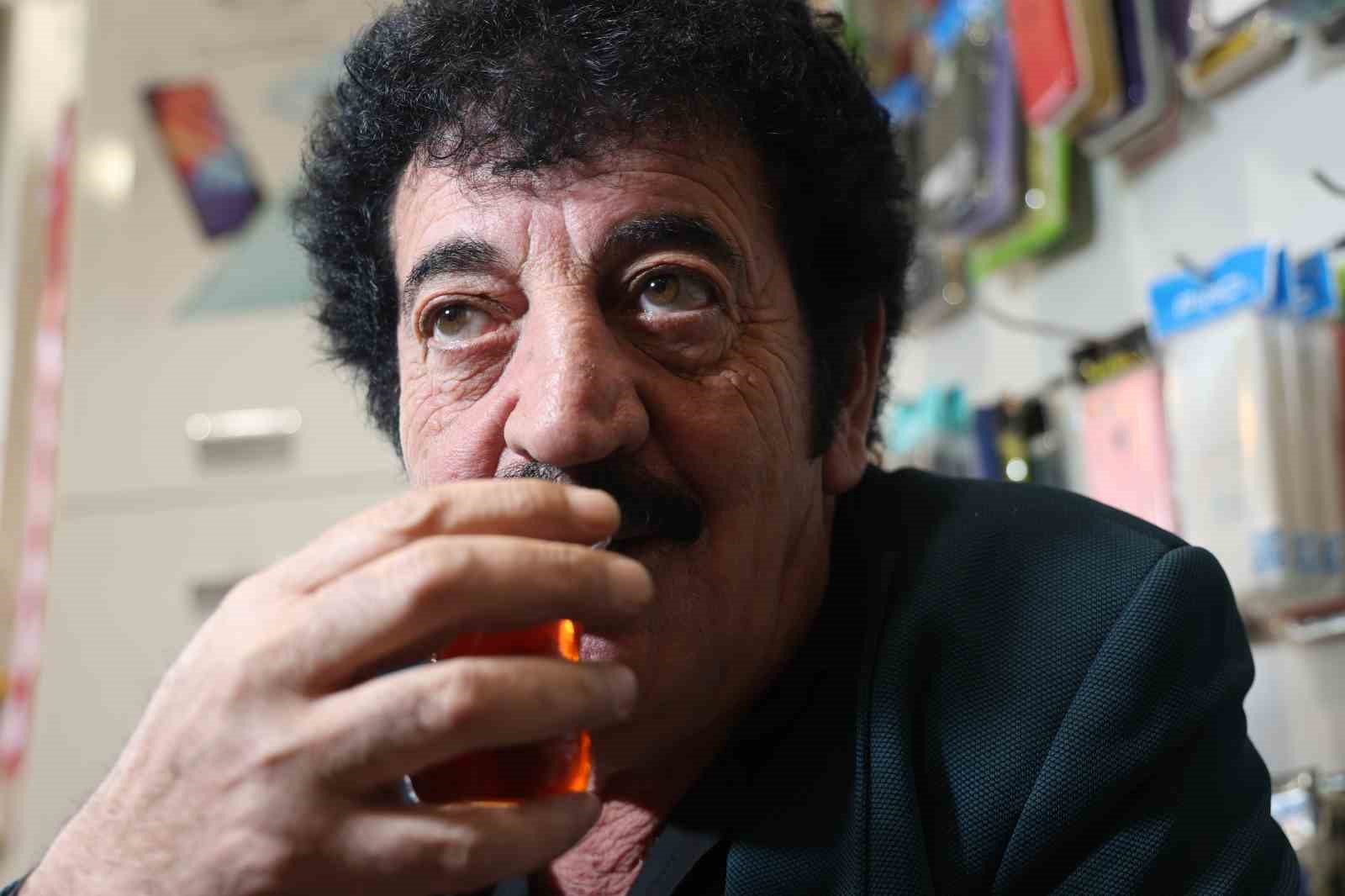 Arabeskin &rsquo;Baba&rsquo;sına benzeyen Elazığlı Baki &Ccedil;i&ccedil;ek M&uuml;sl&uuml;m G&uuml;rses&rsquo;le hatırasını unutamıyor
