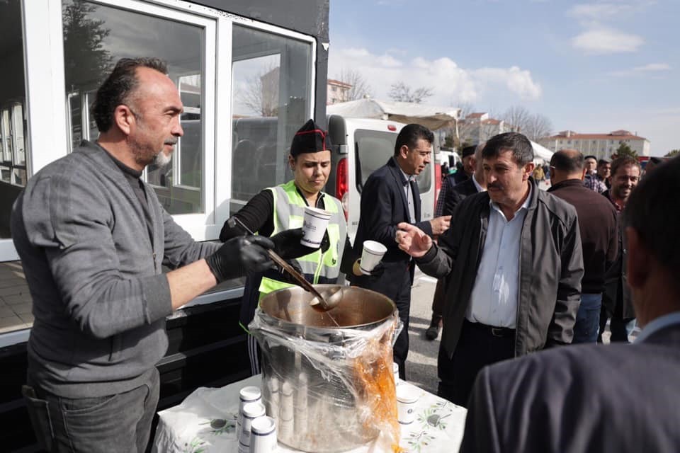 Zafertepe pazarında tezgahlar kuruldu