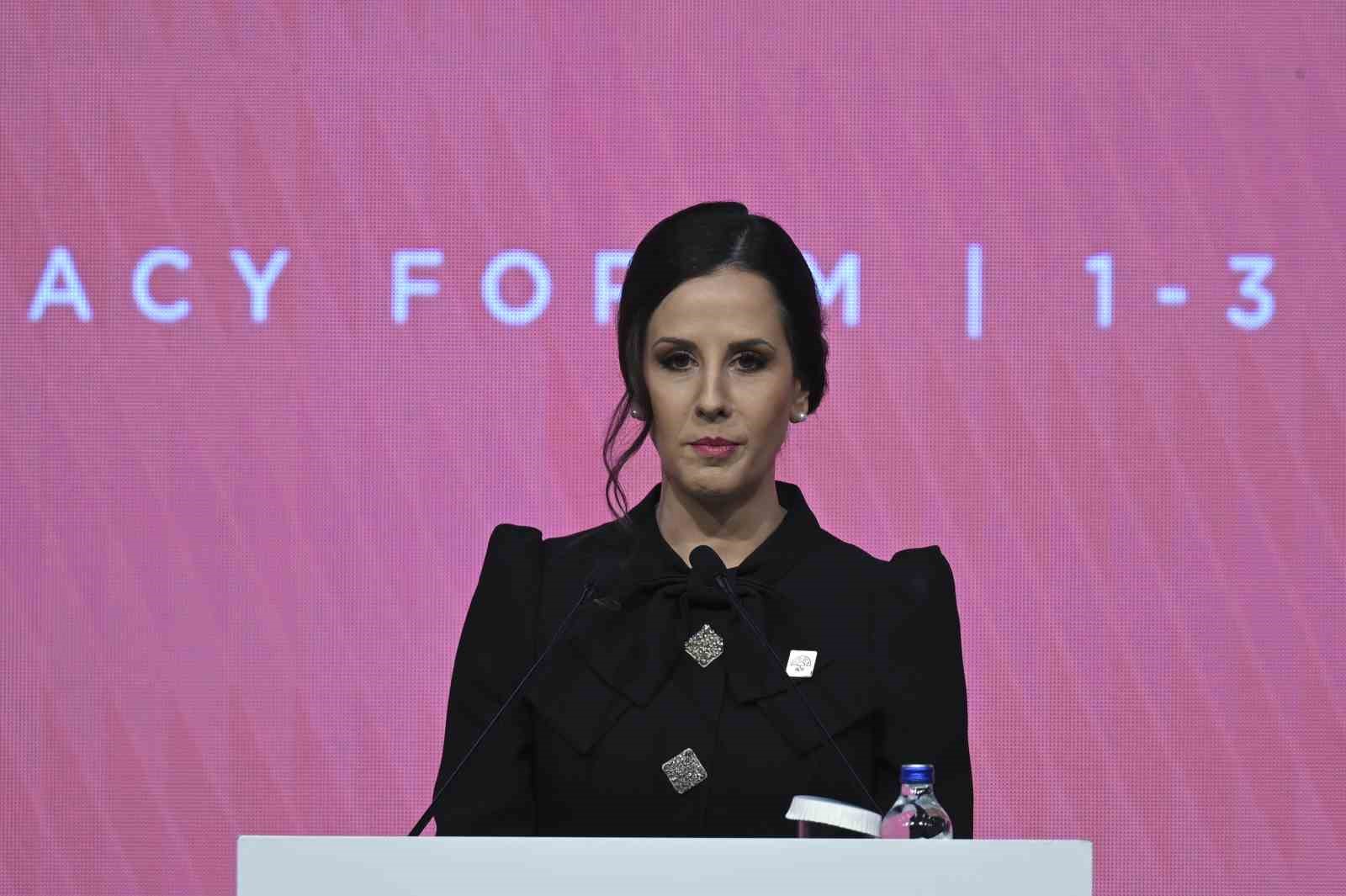 Antalya Diplomasi Forumu 2024’de Emine Erdoğan’a övgü
