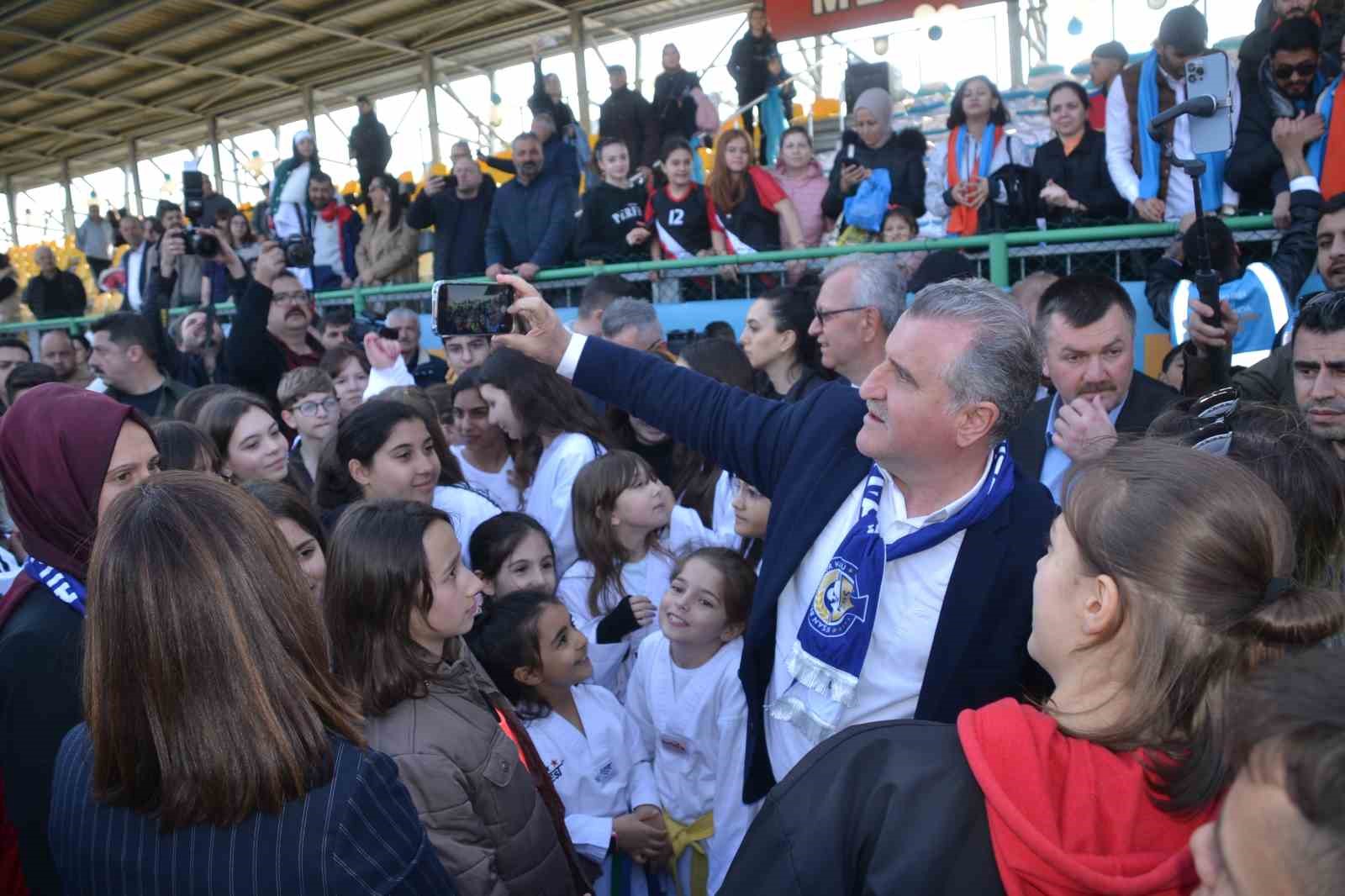 Bakan Bak, Keşan’da toplu açılış törenine katıldı