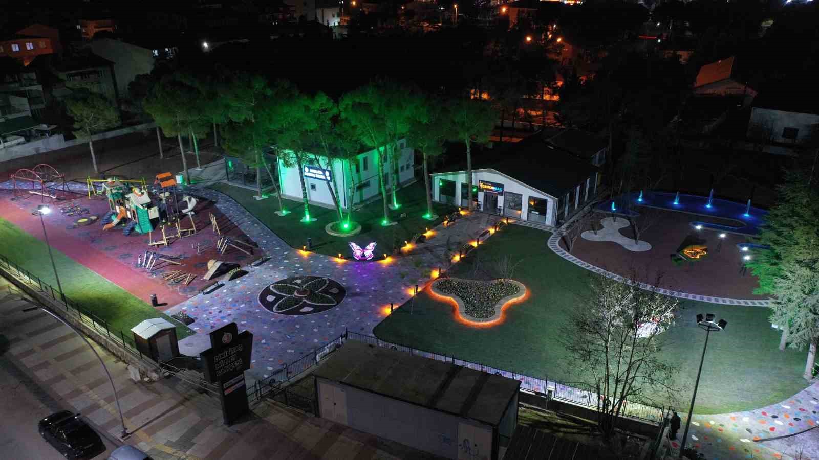 Dikilitaş Millet Bah&ccedil;esi vatandaşın hizmetine sunuldu
