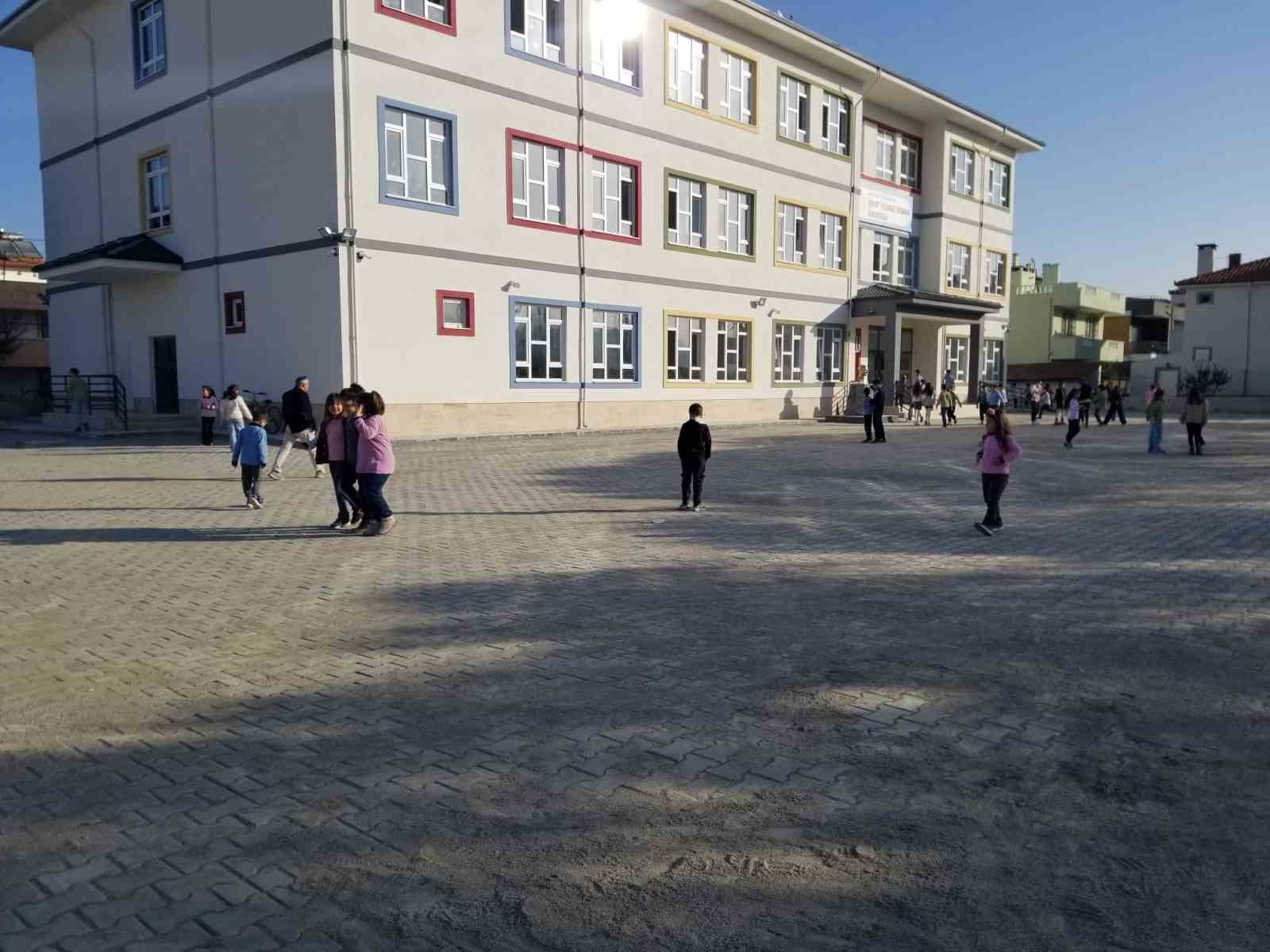Burhaniye de Şehit Yılmaz Kobak İlkokulu hizmete girdi
