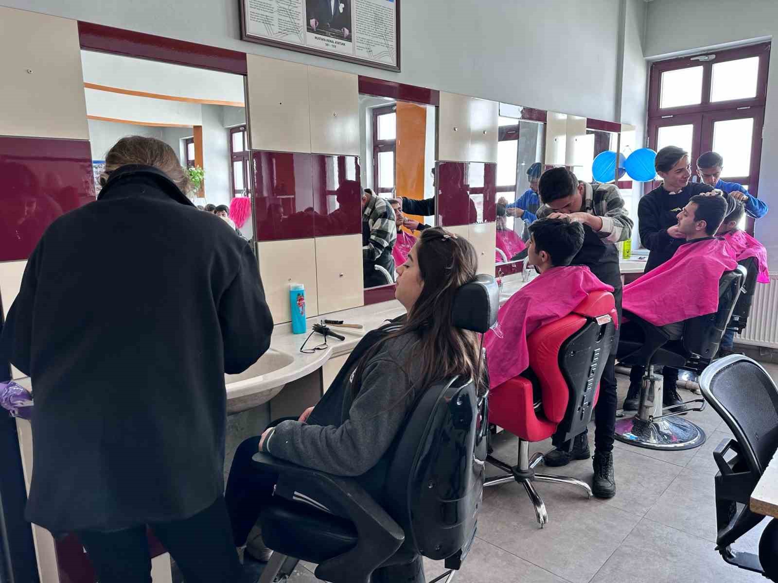 G&uuml;zellik merkezi değil okul

