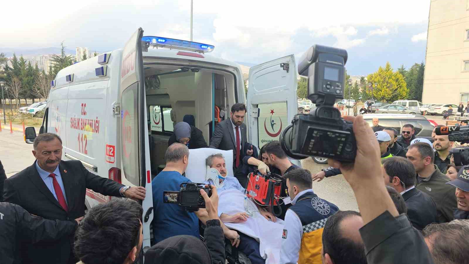 Trafik kazası ge&ccedil;iren BBP Genel Başkanı Mustafa Destici Tokat&rsquo;a sevk edildi
