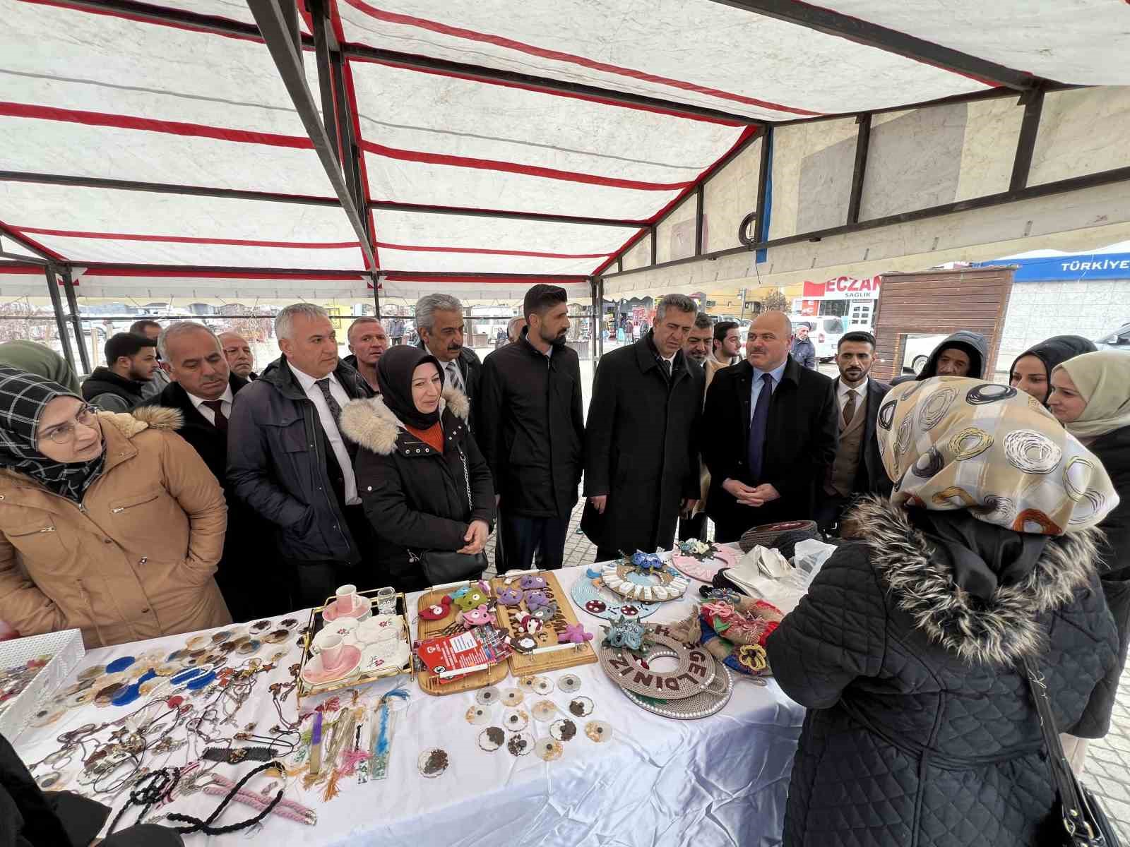 AK Parti Sarıkamış Belediye Başkan Adayı &Ccedil;etinkaya&rsquo;dan ev ve esnaf ziyareti
