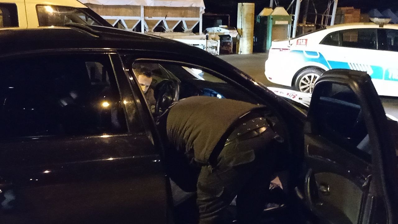 Dur ihtarına uymayan s&uuml;r&uuml;c&uuml; kapana kısıldı
