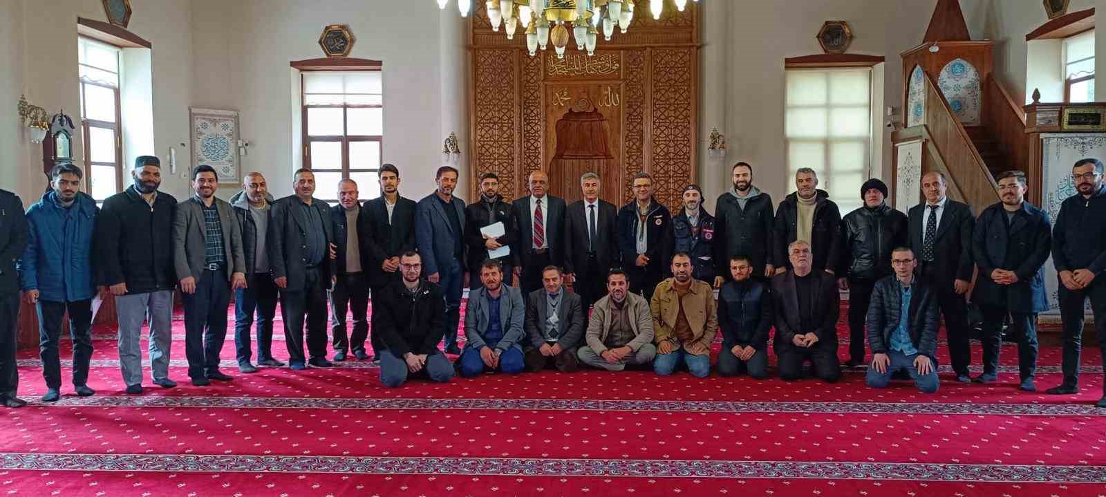 Şark&ouml;y&rsquo;de din g&ouml;revlilerine izcilik eğitimi verildi
