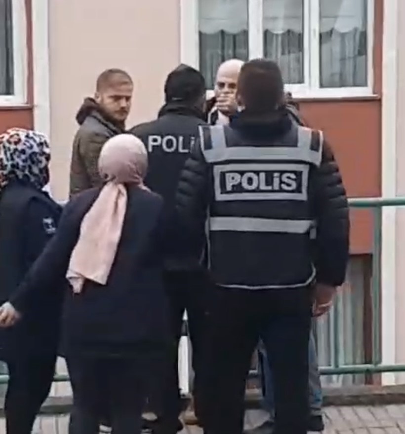 Polisi tehdit eden halk eğitim müdür yardımcısı görevinden uzaklaştırıldı