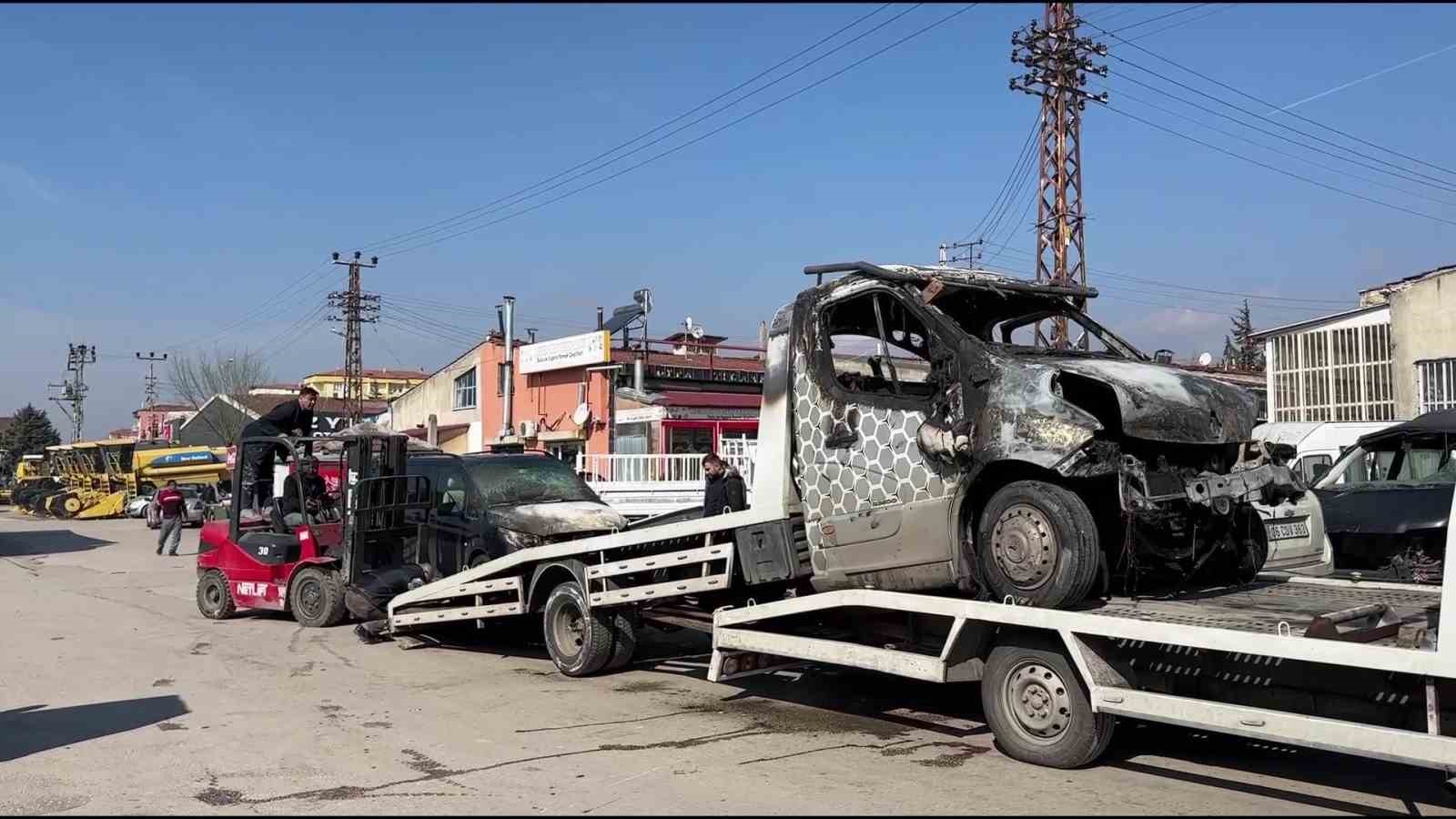 Amasya Valisi Doruk’tan Destici’nin makam aracını taşıyan çekicinin yanmasıyla ilgili açıklama: “Yangın inceleniyor”
