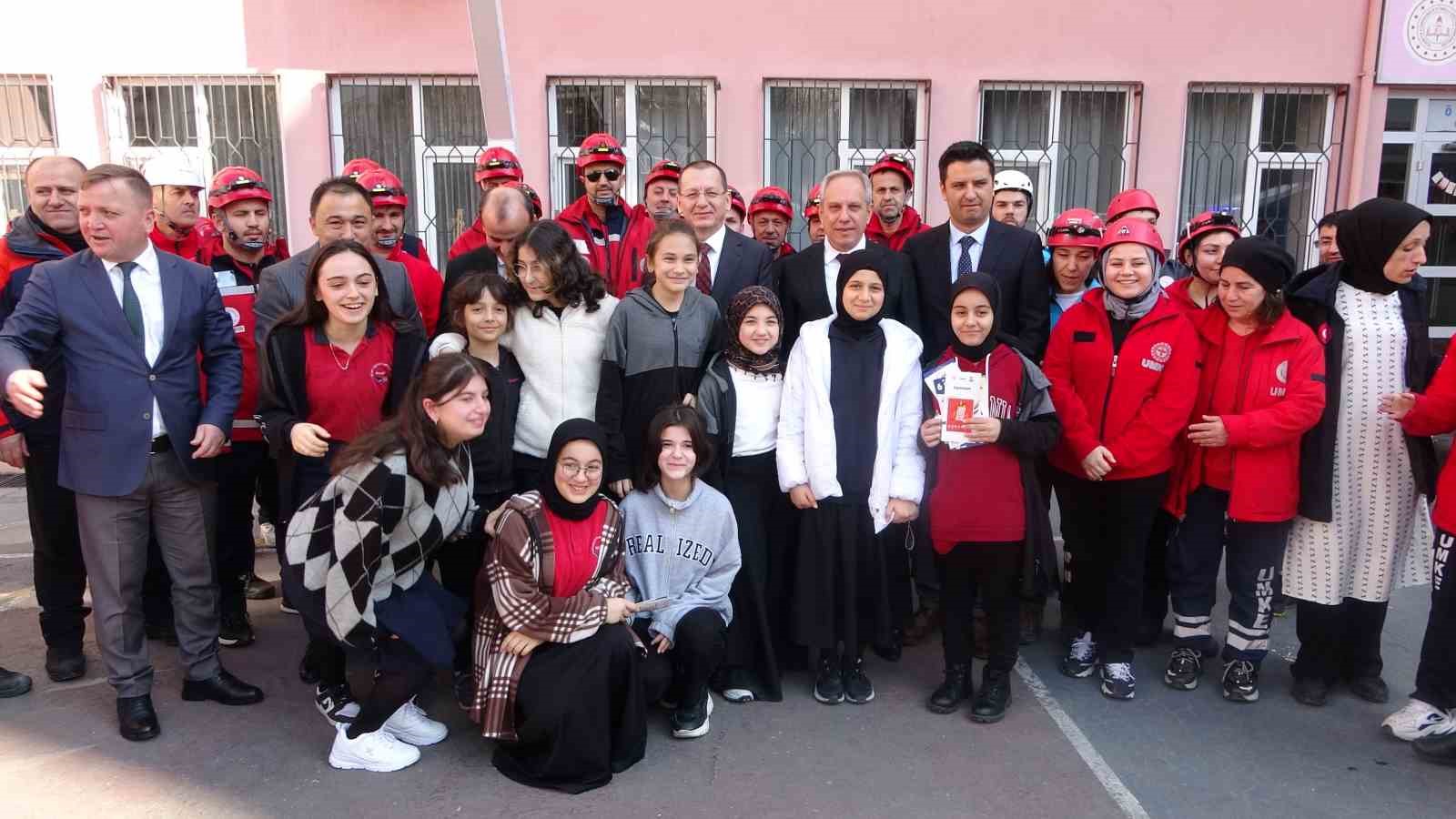 AFAD’dan Trabzon’da deprem tatbikatı
