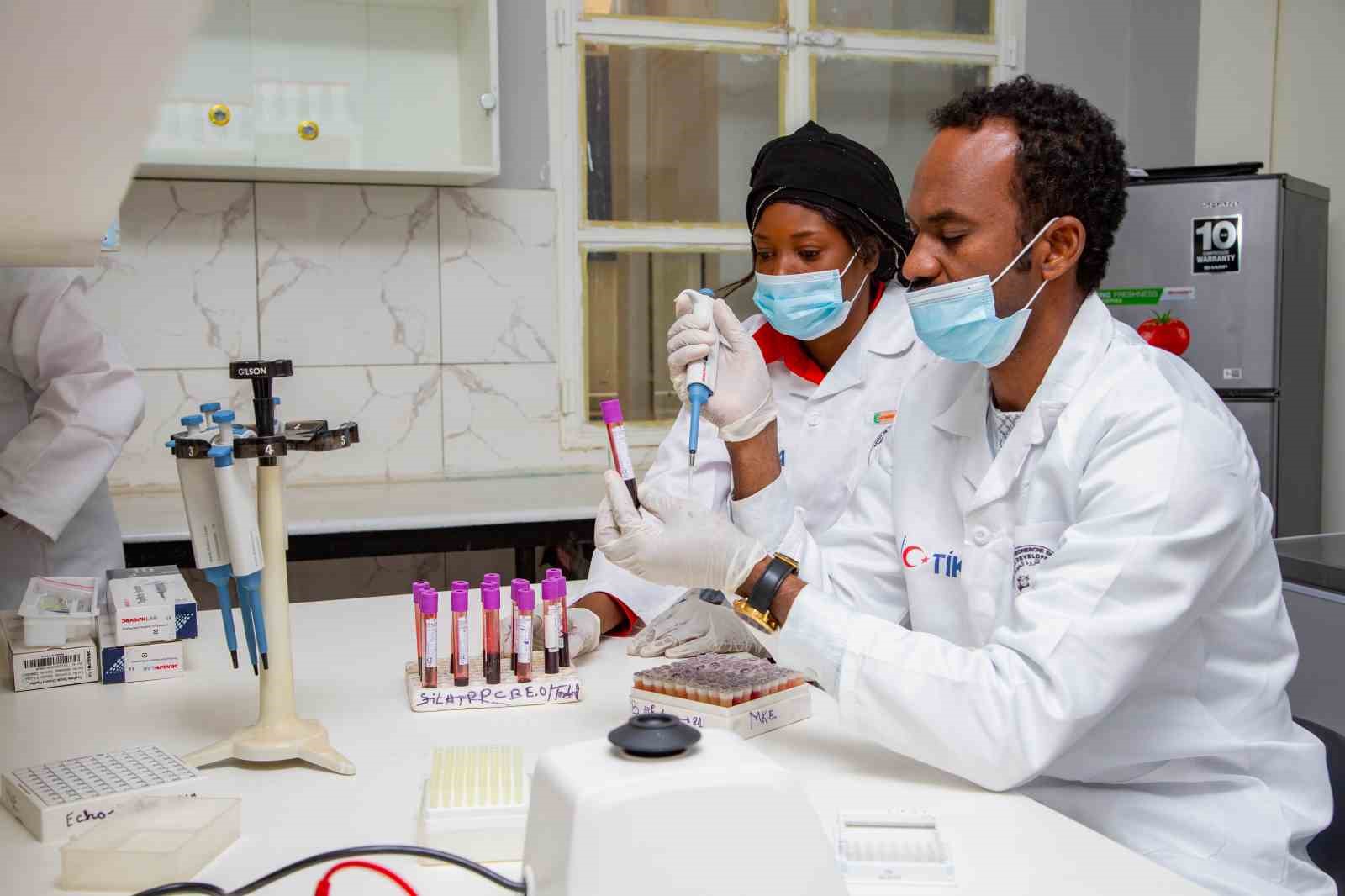 TİKA &Ccedil;ad&rsquo;da &rsquo;biyokimya laboratuvarı&rsquo; kurulmasına destek verdi
