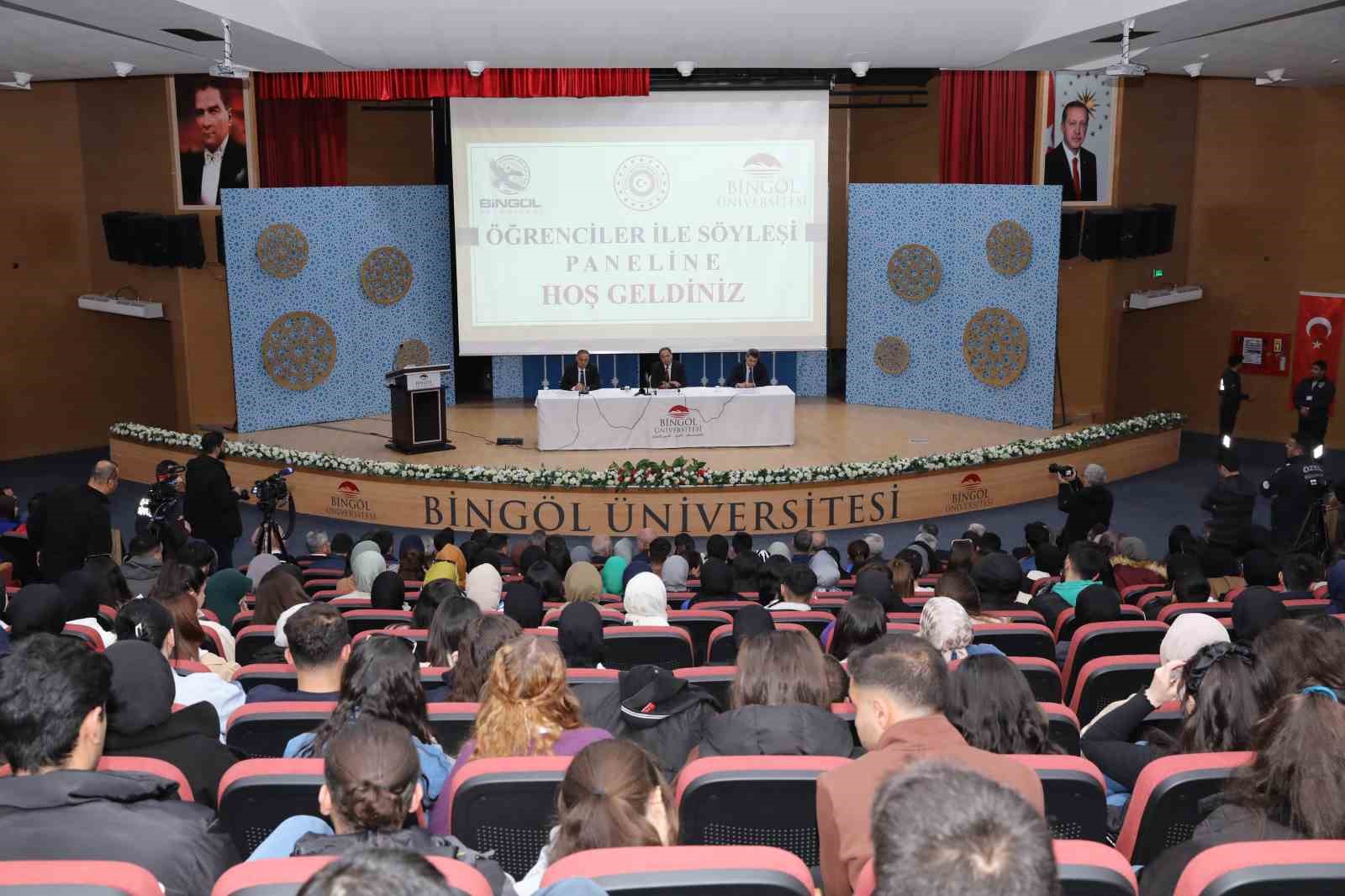 Bing&ouml;l Valisi Usta: &ldquo;Hayattan ne istediğinizi bilin, mutlu olduğunuz işleri yapın&rdquo;
