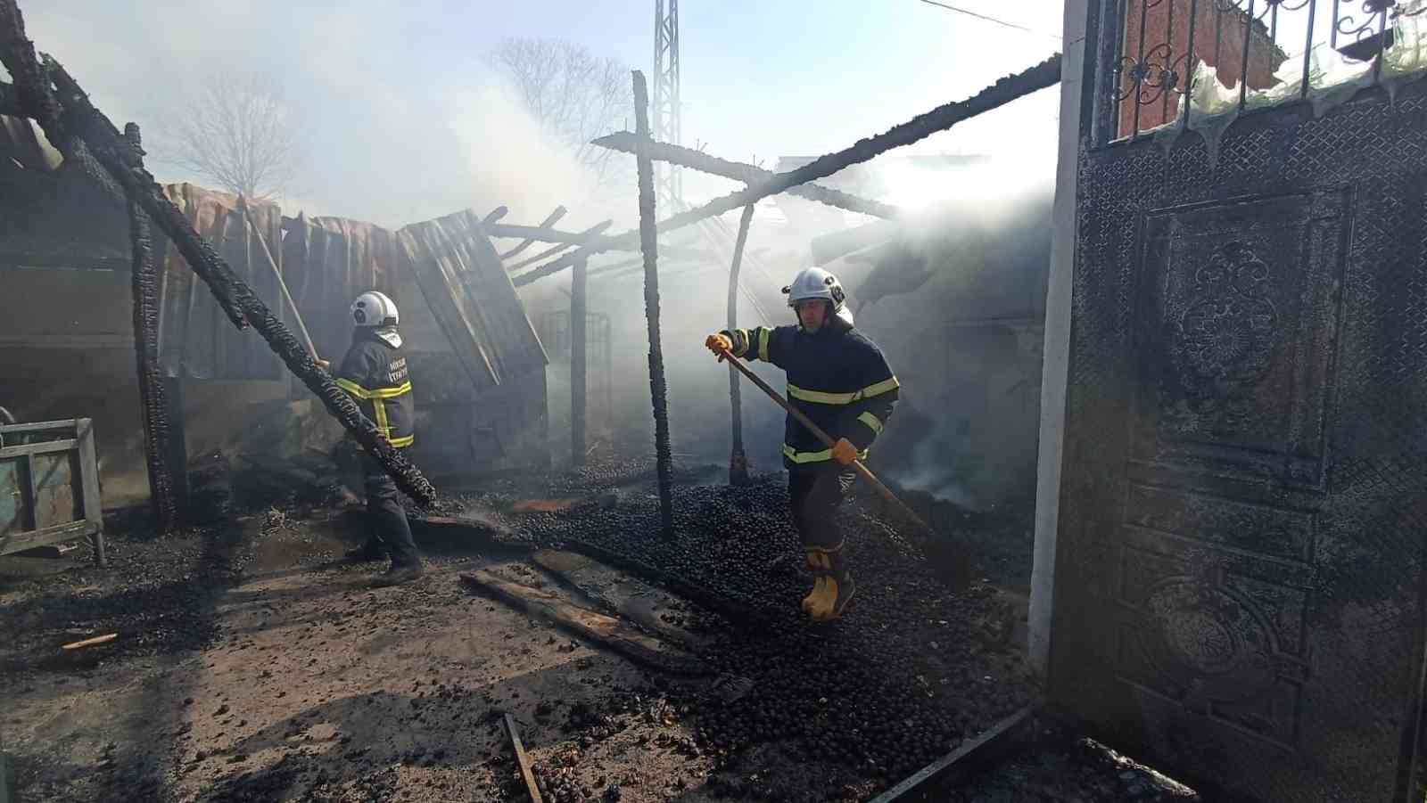 Niksar&rsquo;da garaj yangını
