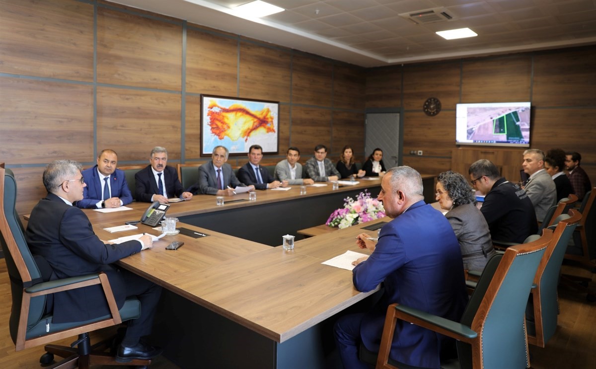 Niğde&rsquo;de tarım arazilerinin geliştirilmesi değerlendirildi
