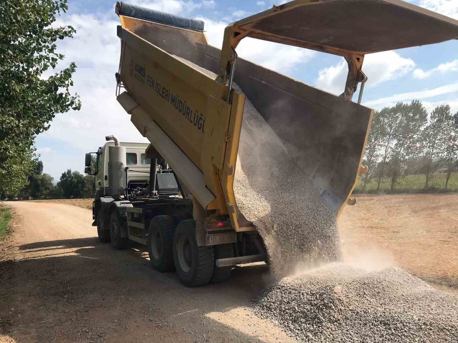 Karesi Belediyesi vatandaştan gelen yol taleplerini yerine getirdi
