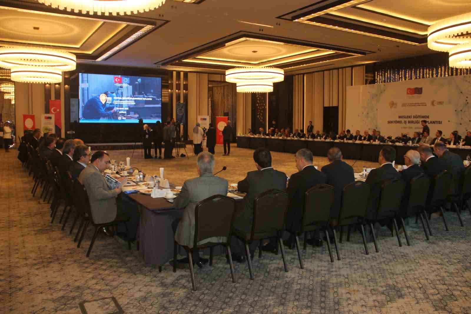 Şanlıurfa&rsquo;da mesleki eğitimde sekt&ouml;rel iş birliği toplantısı d&uuml;zenlendi
