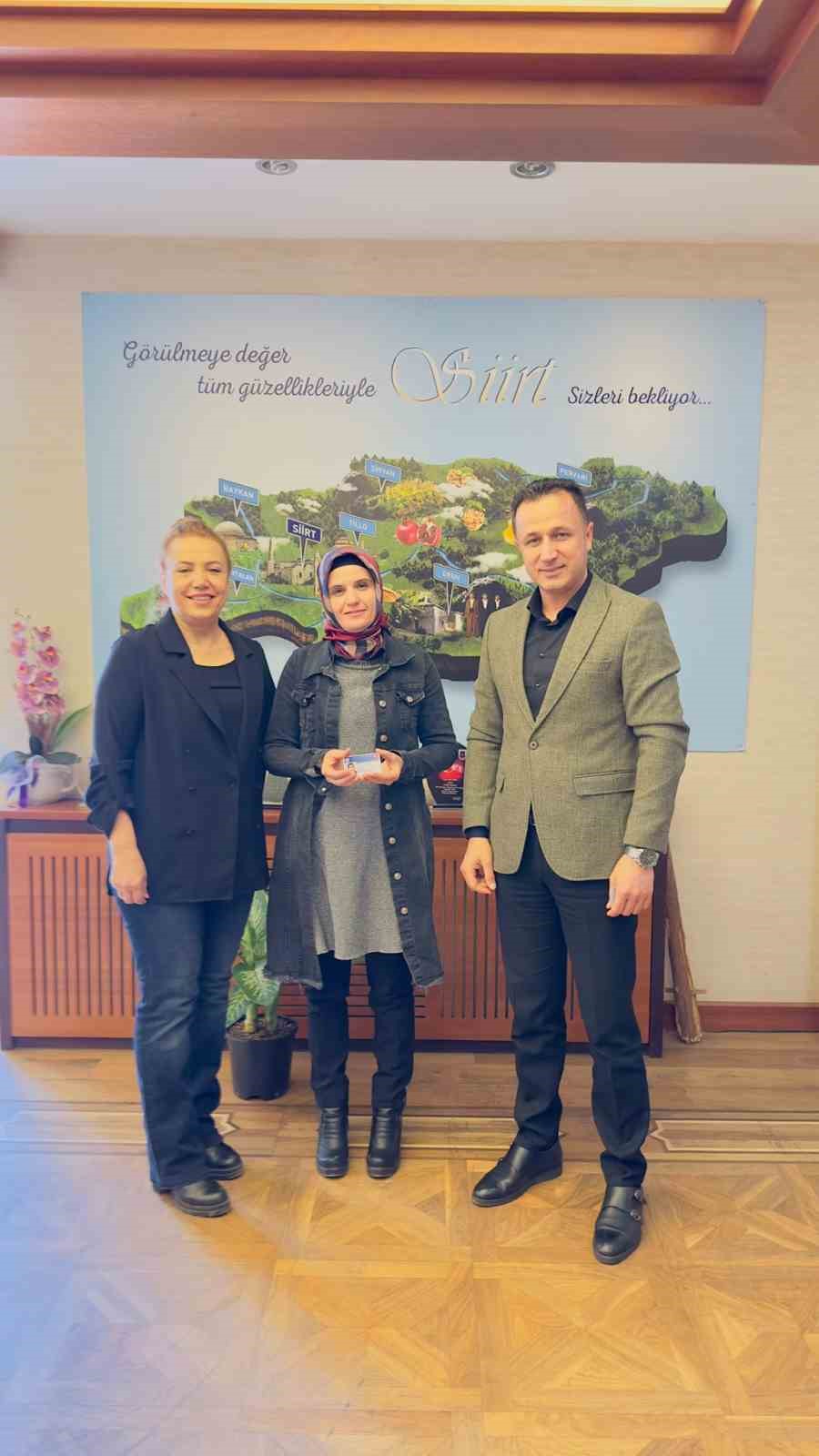 Siirt&rsquo;te 3 ustaya sanat&ccedil;ı kimliği verildi
