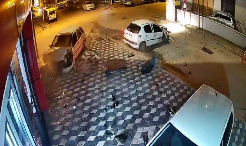 Otomobilin hurdaya döndüğü kazada sürücü kaçtı, polis kovaladı