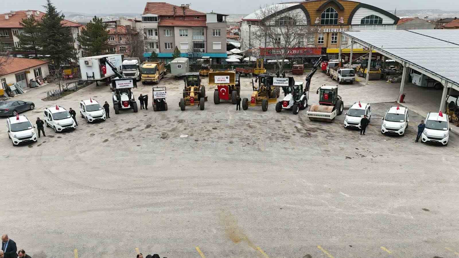 K&uuml;tahya İl &Ouml;zel İdaresine 75 milyon TL değerinde iş makinesi ve ara&ccedil; hibe edildi
