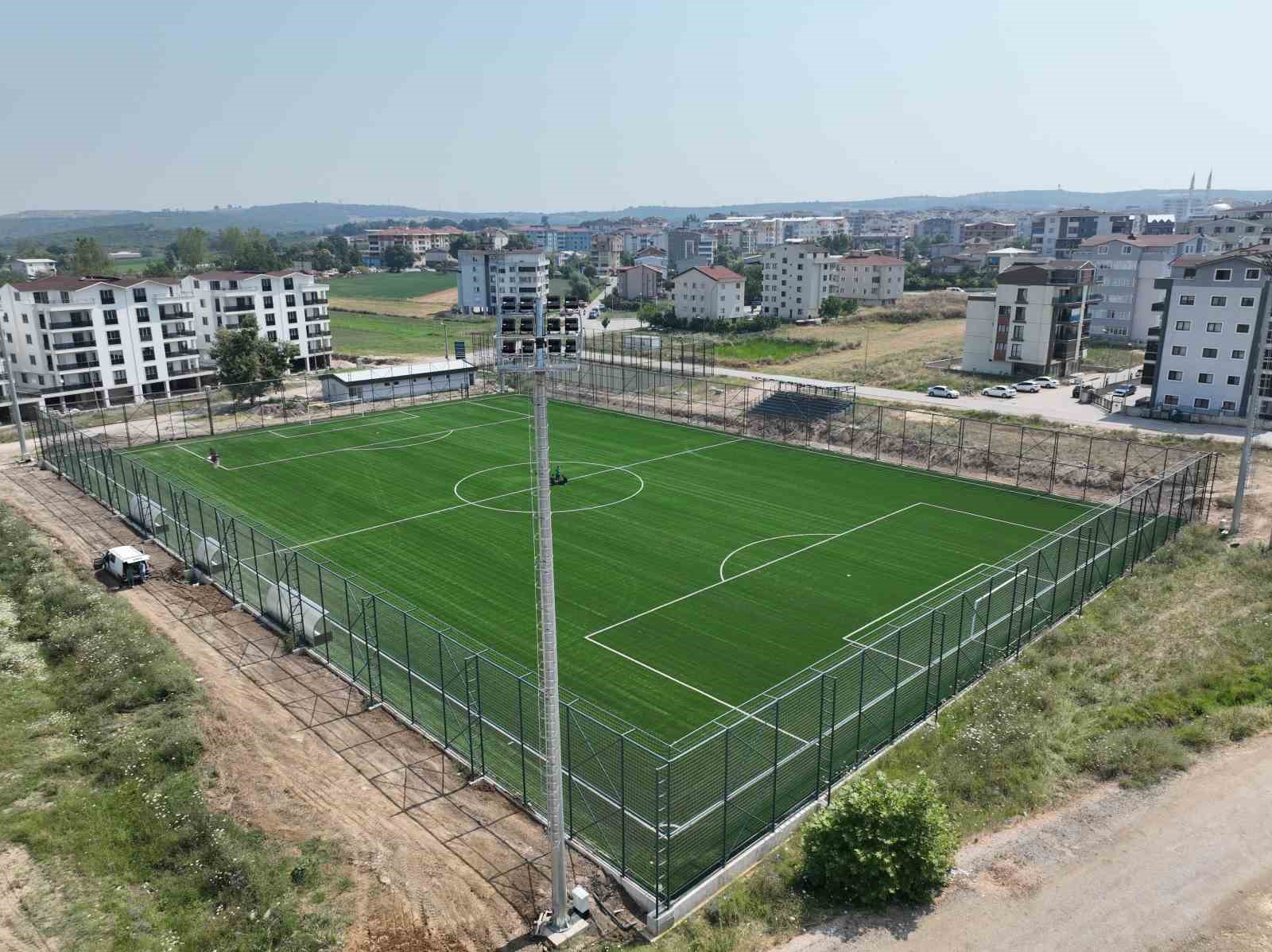 Büyükşehir’den Nilüfer’e futbol sahası
