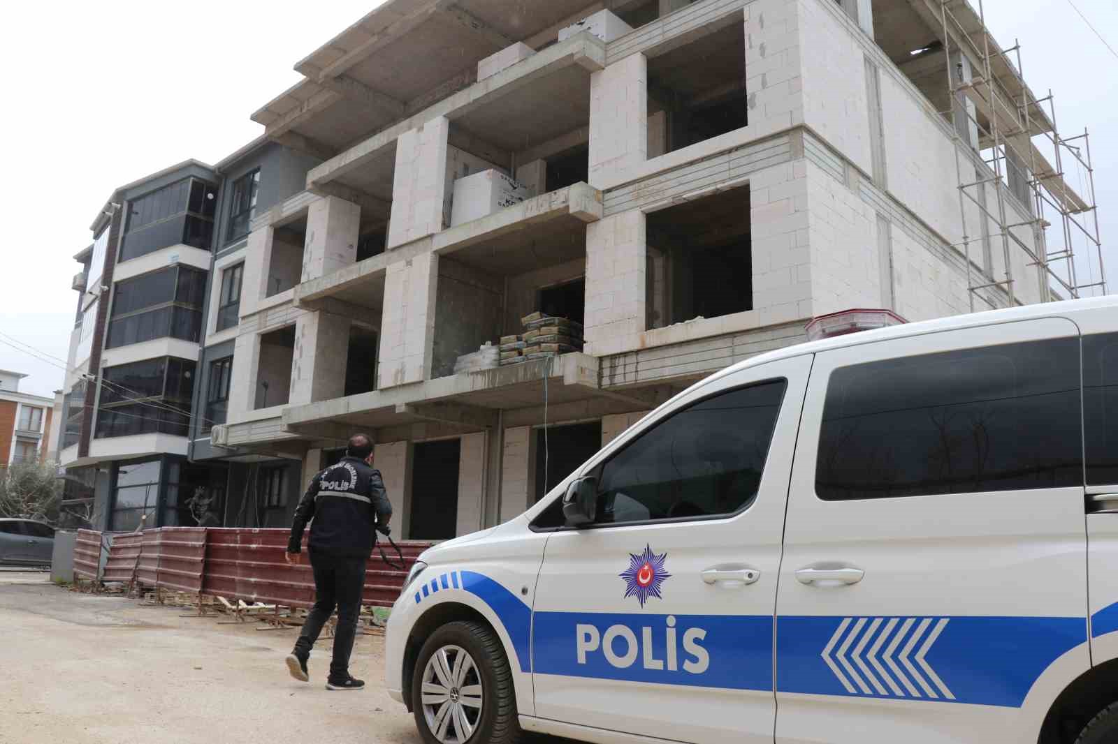 Denizli’de inşaattan düşen işçi ağır yaralandı