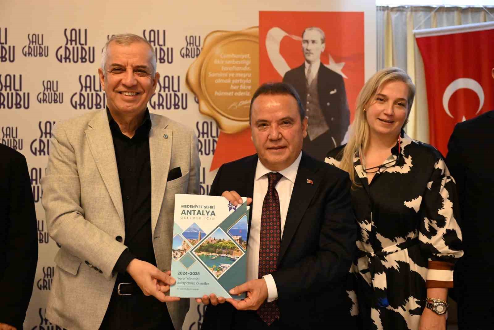 Başkan B&ouml;cek: &ldquo;Antalya&rsquo;yı metro ile tanıştıracağız&rdquo;
