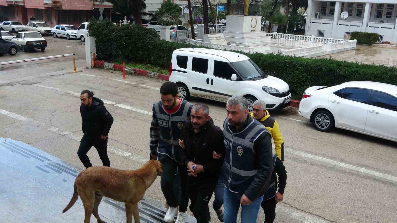 Adana&rsquo;da iki h&uuml;k&uuml;ml&uuml; yakalandı

