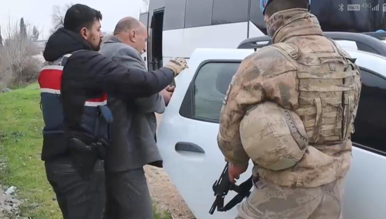 Şanlıurfa&rsquo;da ter&ouml;r operasyonunda DEM Parti meclis &uuml;yesi adayları g&ouml;zaltına alındı
