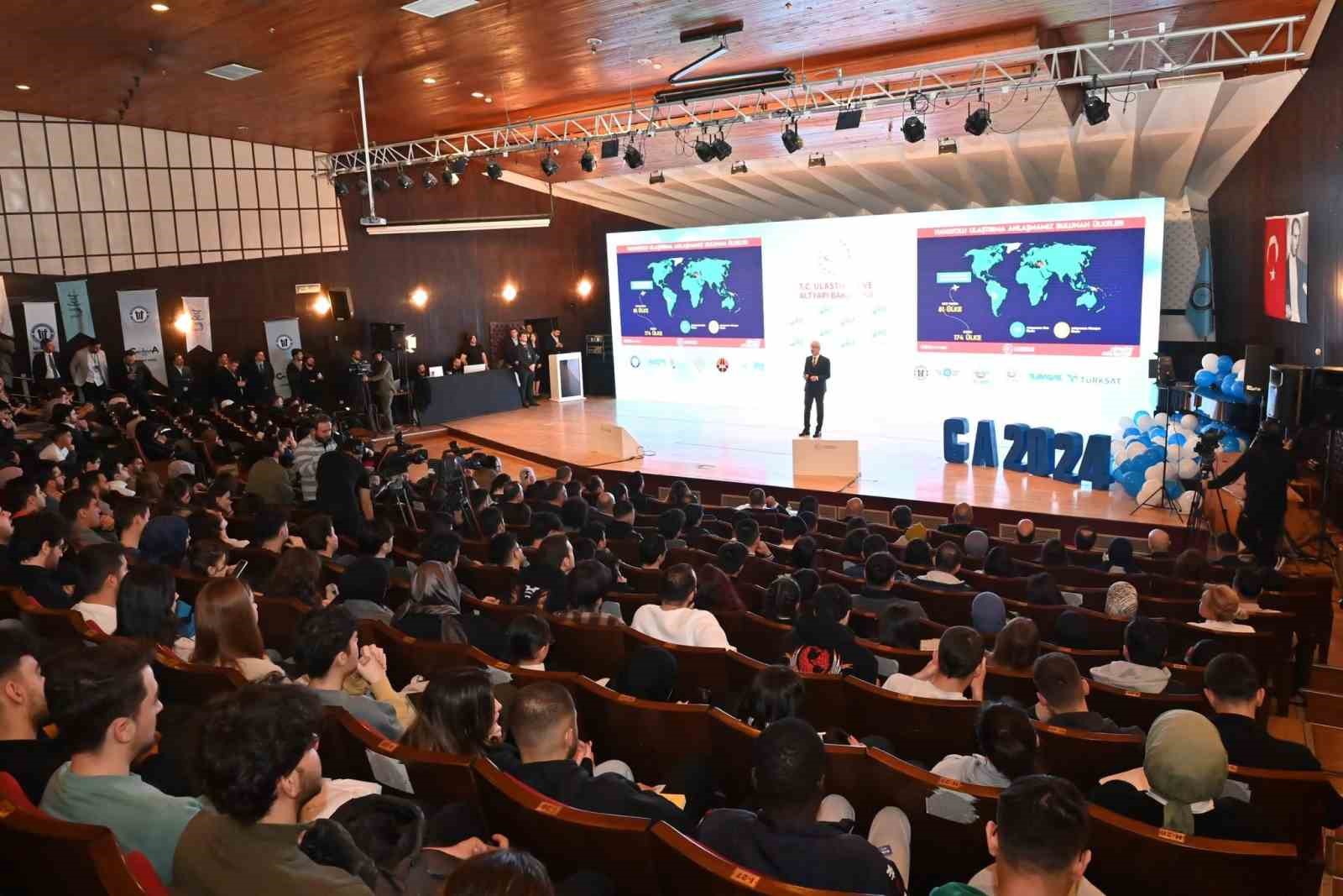 Bakan Uraloğlu: "Muhtemelen 2026 yılında 5G&rsquo;ye ge&ccedil;eceğiz"
