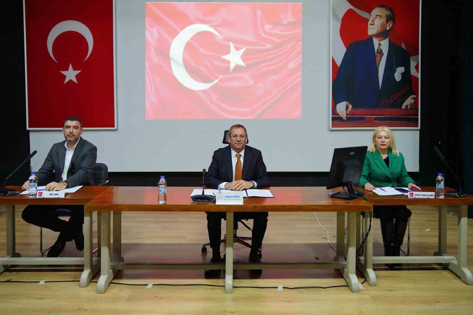 Ayvalık&rsquo;ta d&ouml;nemin son belediye meclis toplantısı yapıldı
