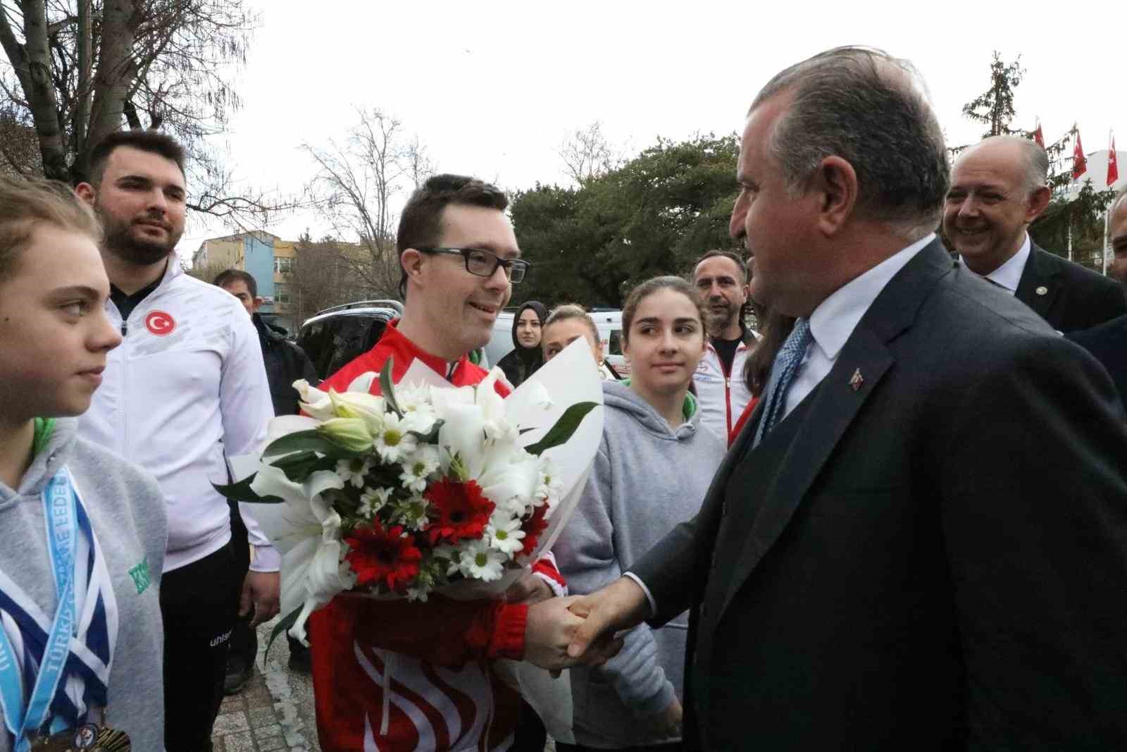 Gen&ccedil;lik ve Spor Bakanı Bak: &ldquo;T&uuml;rkiye şu anda d&uuml;nyada spor tesisleri devrimini yapan bir &uuml;lke"

